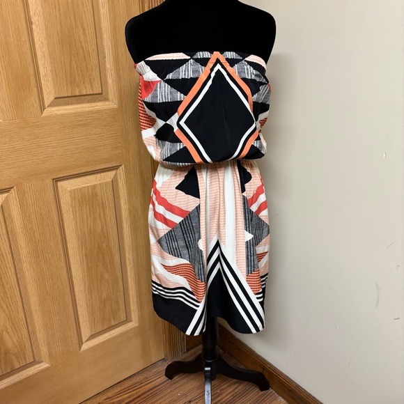 Express Blouson Sleeveless Geometric Strapless Dress-Black,Orange,White Size Sm - Picture 1 of 7